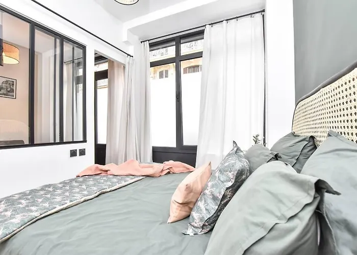 Charming Flat In Montmartre - Imhost